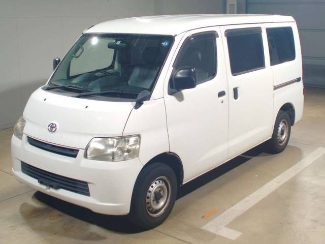 7024 TOYOTA TOWN ACE VAN S402M 2011 г. (TAA Kinki)